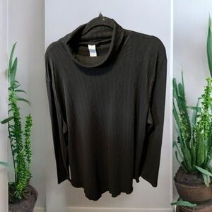 Cute asymmetrical black top